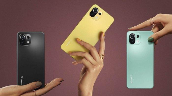 Smartphone dengan desain ramping dan warna menarik, diletakkan di samping aksesori fashion.