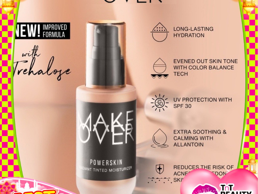 Gambar tube Make Over Powerskin Radiant Tinted Moisturizer dengan swatch di kulit menunjukkan coverage ringan, menonjolkan aspek multifungsinya, dengan latar belakang samar Jakarta Selatan.