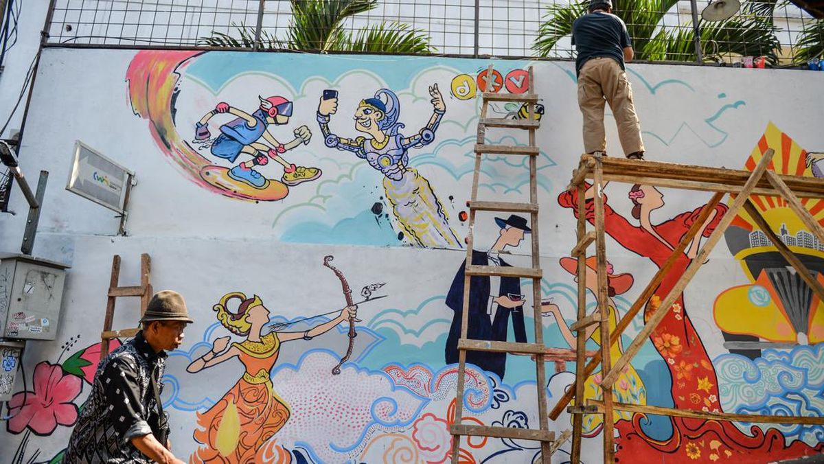Mural dinding besar di Jalan Braga Bandung dengan warna cerah dan detail artistik.