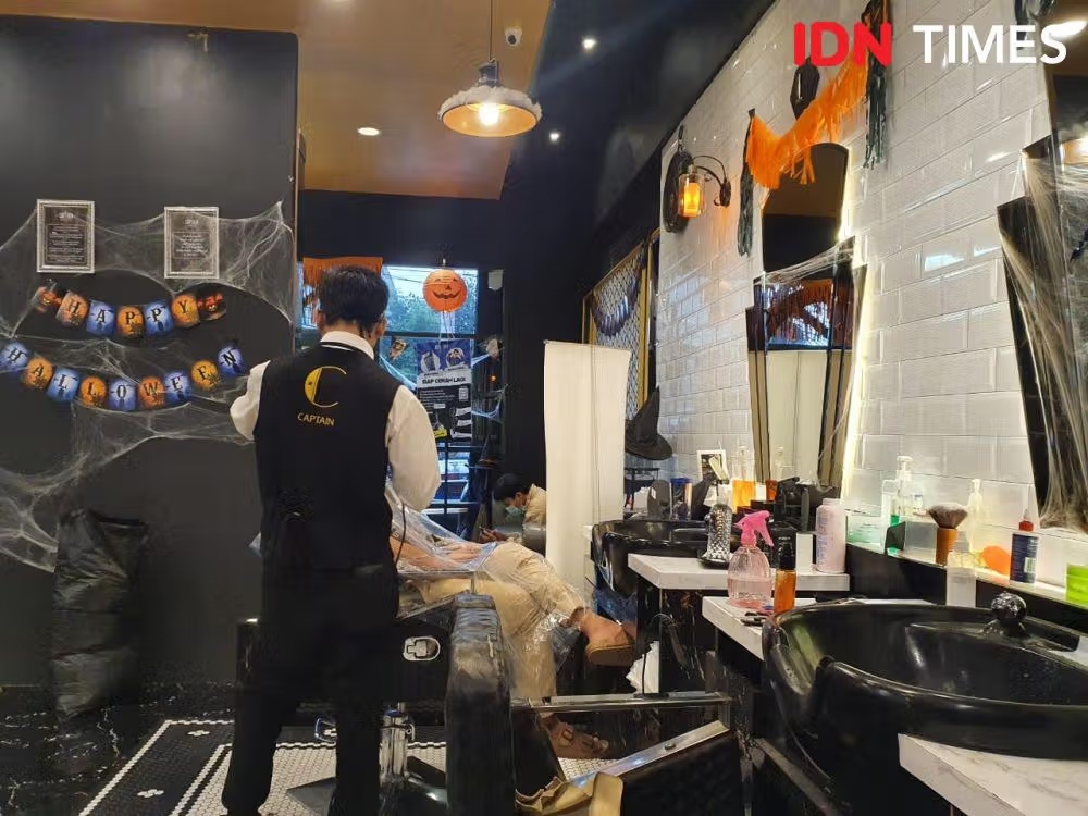 Barbershop Pria di Medan 