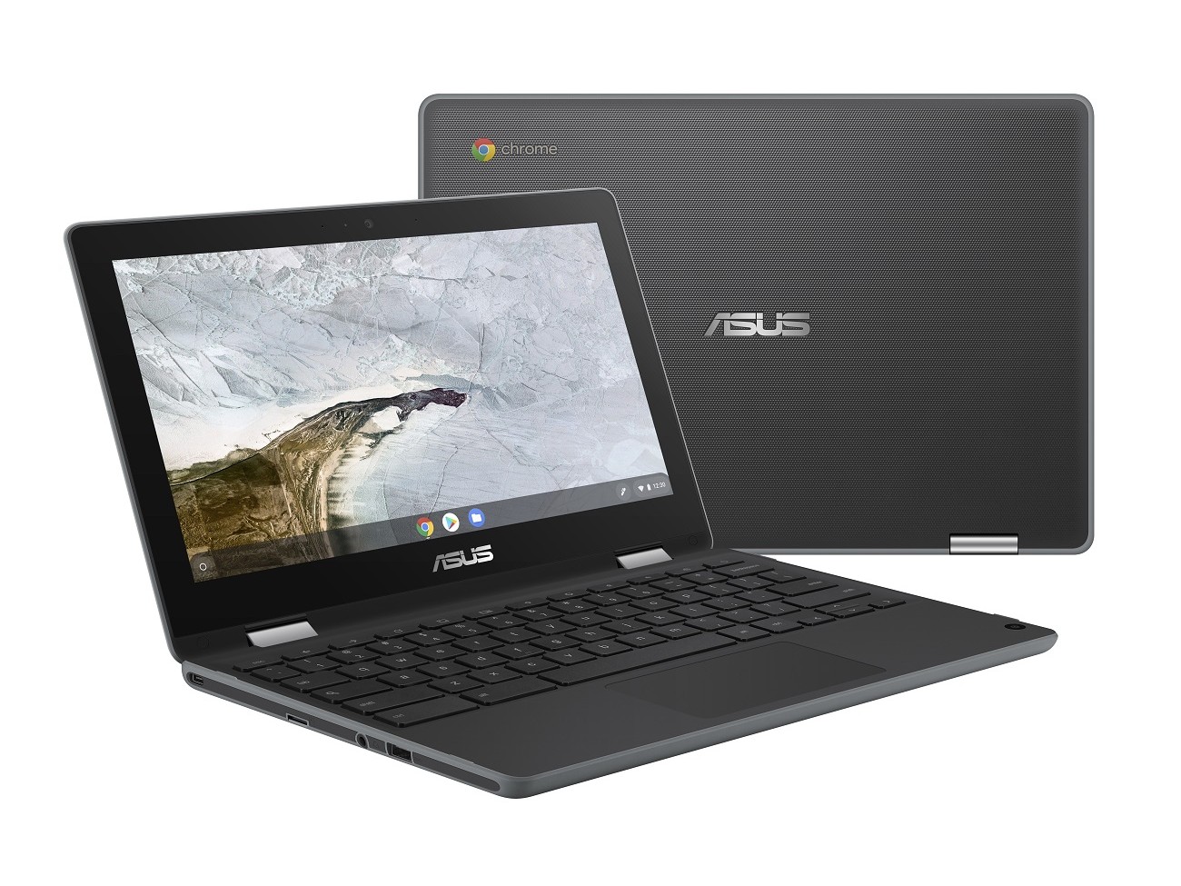 Gambar ASUS Chromebook di ruang kelas atau perpustakaan, digunakan oleh seorang siswa, dengan latar belakang yang mengisyaratkan Mall Taman Anggrek Jakarta Barat.
