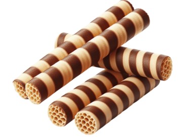 Gambar beberapa batang wafer gulung cokelat yang tertata rapi di atas piring.