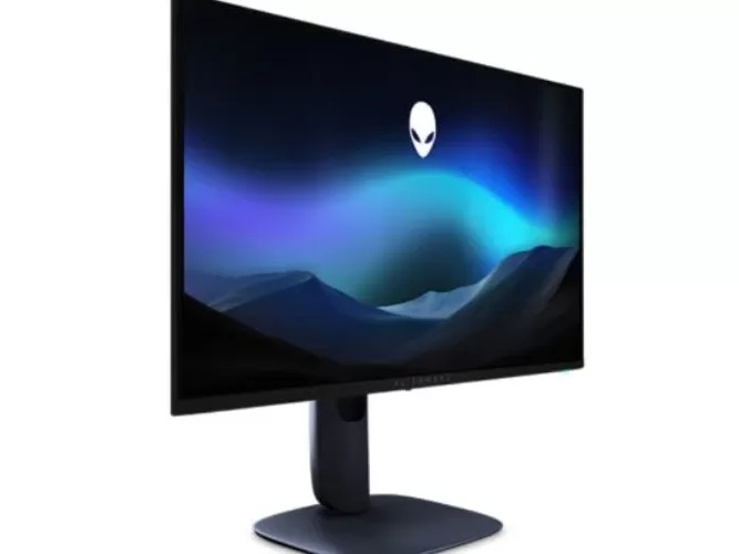 Gambar monitor gaming Alienware QD-OLED menampilkan adegan game yang gelap dan atmosferis dengan warna hitam pekat dan sorotan cerah, menekankan kontras superior dan reproduksi warnanya.