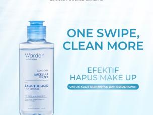 Gambar botol Wardah Acnederm Micellar Cleansing Water dengan estetika segar dan bersih, mungkin dengan grafik samar tea tree atau asam salisilat, menonjolkan sifat anti-jerawatnya, dengan latar belaka
