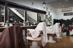Barbershop Pria di Semarang