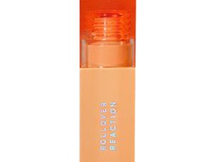 Gambar tube Rollover Reaction Lip and Cheek Stain dengan kemasan minimalis dan estetis, menonjolkan keserbagunaannya