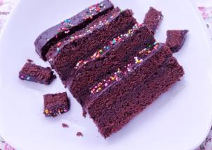 Potongan brownies Amanda yang terlihat lembut dan moist.